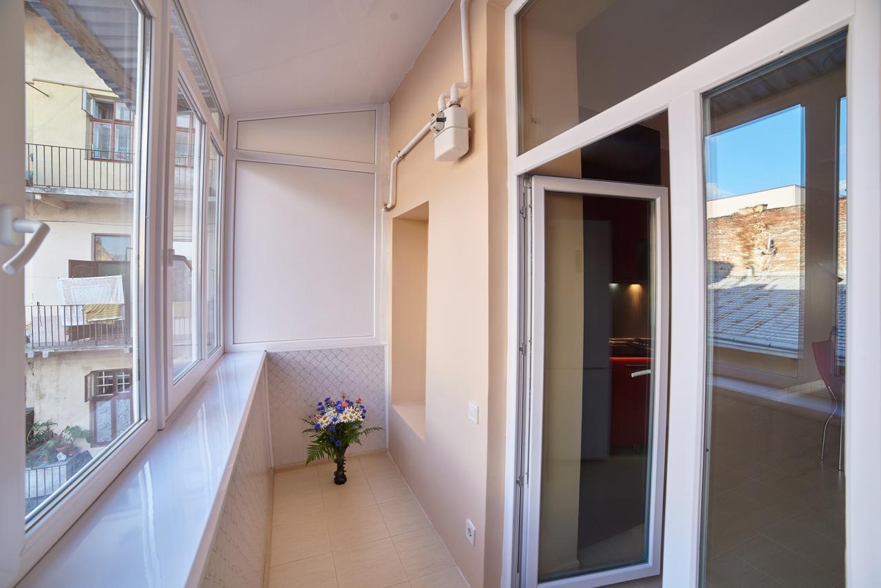 2 Bedrooms Apartment 150M From Opera House Lviv Buitenkant foto